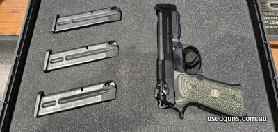 Wilson Combat 92G Brigadier 9mm cased with 3 Magazines in exellent condition. Very smooth action. Comes with its factory Wilson combat / Pelican Vault case.