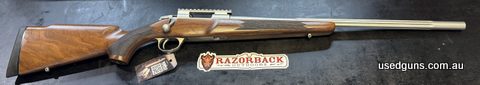 Excellent condition Sako 85 Walnut Varmint Stainless Fluted in 204, 24 inch barrel with Contessa rail, gun has minor blemish‚Äö√Ñ√¥s on barrel and stock but in 