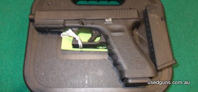 Gun comes in case with one extra mag.