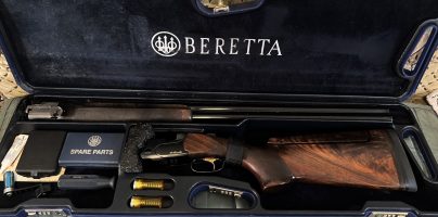 Regrettable sale, just been serviced at Beretta Australia, adjustable stock, very rare black action, length of pull 38, barrel weight 1550, Briley choke bottom 