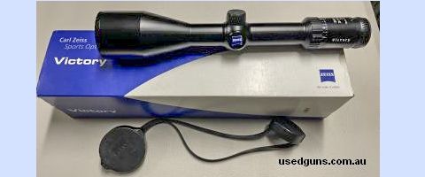Legendary hunting scope. Comes with original bikini cover, box and paraphernalia.#20 Reticle (Plex- type).