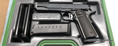 For sale is my Remington 1911 R1 Enhanced. Comes with the following as pictured. Blackhawk holster, 4 x magazine holders, 4 x magazines in total. This handgun h
