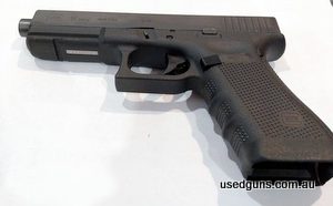 Great gun, very popular model, comes with case and 15 rounds. Magazine. Postage by the buyer. The price is open for negotiation.