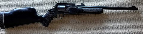 Comes with manual and speed loader (6 shot)