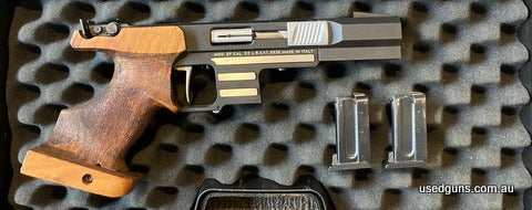 Pardini SP (Standard Pistol) - 1st Edition ‚Äö√Ñ√¨ Right hand adjustable grip. Includes 2 x 5-round magazines and hard case. This has been a super reliable pist