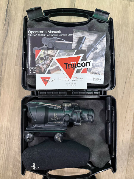 Rarely used "TRIJICON TA31F ACOG 4X32 .223 / 5.56 BDC/FT RED CHEVRON BAC" Comes with the box and all booklets and accessories.