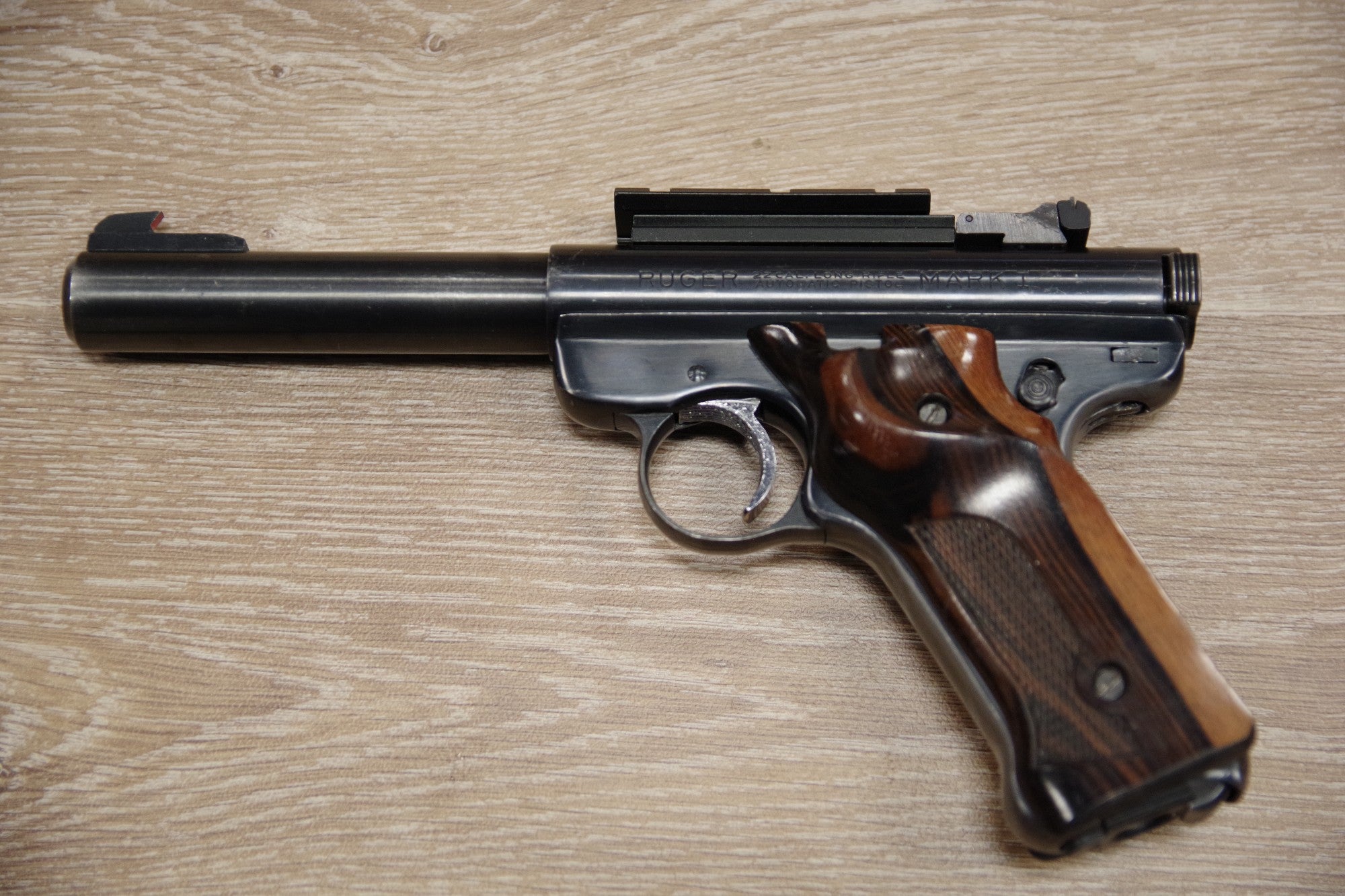 S/H RUGER MARK I TARGET SEMI AUTO PISTOL .22LR (DX343).