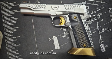 Bul Armory 1911 Cesar signature model Barrel: Match grade 5.0‚Äö√Ñ√π inch bull barrel. Guide rod type: Toolless Installed recoil spring: 10lb (9 and 11lbs inclu