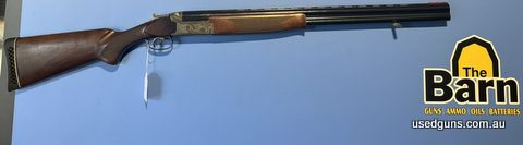 Winchester Supreme 12G over + under. Is in very good condition, comes with 2 chokes.