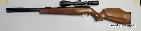 Weihrauch HW97K 22 Air rifle. Excellent condition. 3-9x40 Center Point scope. $900 plus freight