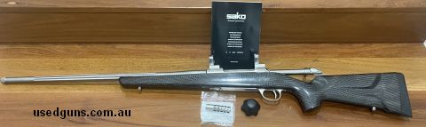 Sako carbon light 7mm rem mag only fired at the range maximum 20 to 30 shots.  comes with scope mounts, muzzle brake, books and tools that belong to this rifle