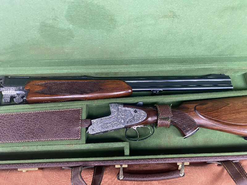 BRNO Super Express Double Rifle under / over in 375 H&H, Ejector. Comes with all original paperwork, original case and Quick Release picatinny rail scope mount,