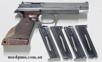 Very accurate and neat P240, comes with 4 magazines and Morini right hand medium grip, if local pickup also around 7kgr of projectiles and 100 used cases, liste