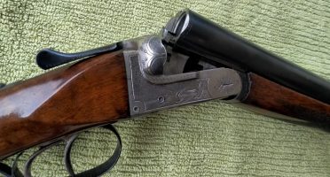 Made around 1950, bought from Kenya to Australia in the '60's , hardly used. Very nice to shoot. Photos available, buyer to pay freight.