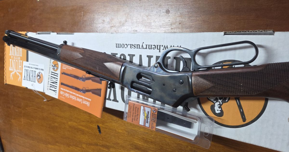 Henry Big Boy 44 mag, colour case harded octagonial barrel