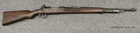 Very good condition for its age rare Mauser "Chiang Kai-Shek". Barrel in very good condition. Rifling deep and sharp. Fantastic example with a dark oiled stock.