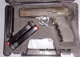A very nice Spingfield P9 in the hard hitting 357sig cartridge, comes cased with 4 mags, some brass and reloading dies. Price includes postage to your nominated