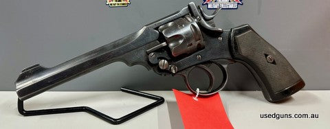 Webley & Scott Mk VI WWI This Webley & Scott Service Pistol as used by the British and Commonwealth Forces in WW1(1917) This example is in very good condition, 