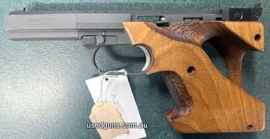 Comes without any magazines. In very good condition. Includes postage to a nominated dealer apart from WA. Unsure of the grip size. I would assume its a large a