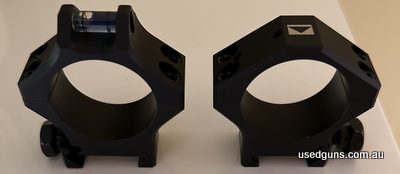 Excellent condition Steiner T-Series 34mm rings. Medium height (25mm, or 1 inch from top of mounting rail to centre of optic). They feature a bubble level on re