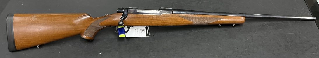 Ruger m77 tang safety control round feed 30-06 great deer gun. In great condition.