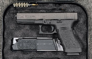 A Glock 21 in 45 ACP in excellent condition.¬†The previous owner claims this pistol is unfired. Comes with black Glock plastic case, two magazines and cleaning 