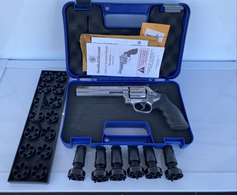 S&W 686-6 with extras