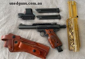 Fantastic all round pistol. Comes with 3 magazines, original target grips, picatinny rail, reflex sight (new), speed loader (no more single bullets in mag just 