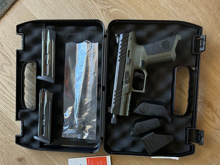 Beretta Apx A1 green 9mm
