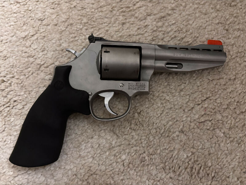 Selling my S&W 686 Performance Center 4" due to upgrade