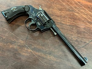 COLT 
POLICE POSITIVE
32 LONG COLT
6 SHOT
6" BARREL
DEEP ORIGINAL GLOSS BLUED FINISH
ORIGINAL COLT CHECKERED GRIPS
MANUFACTURED 1914
EXCELLENT BORE
TIGHT CRISP ACTION
#113158

EXC+ $1495