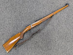 STEYR 
MANNLICHER SCHONAUER 
MODEL MCA
243WIN
5 SHOT
20 INCH BARREL
ORIGINAL FULL WOOD CHECKERED TIMBER STOCK
ORIGINAL OPEN SIGHTS
ORIGINAL SPOON HANDLE
ORIGINAL DEEP GLOSS BLUED FINISH
LEATHER SLING
#48490

EXC+ $2690