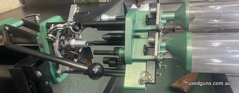 Comes with: 50kg lead shot, 2kg AS30N powder, 2000 primers, 500 wads and manual