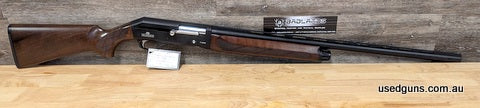 Very clean and lightly used Dickinson T1000 straight pull, comes with a bag of chokes.