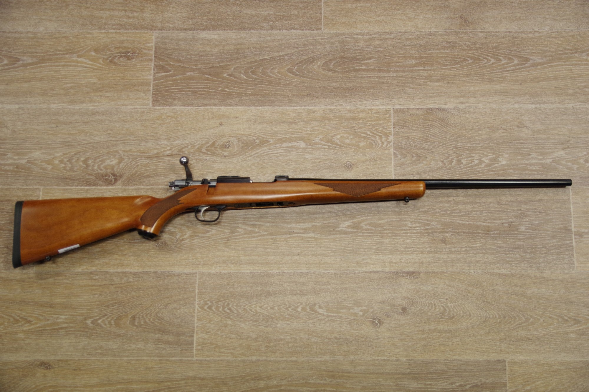 S/H RUGER 77/17 BOLT ACTION RIFLE 17 HMR (FY999)