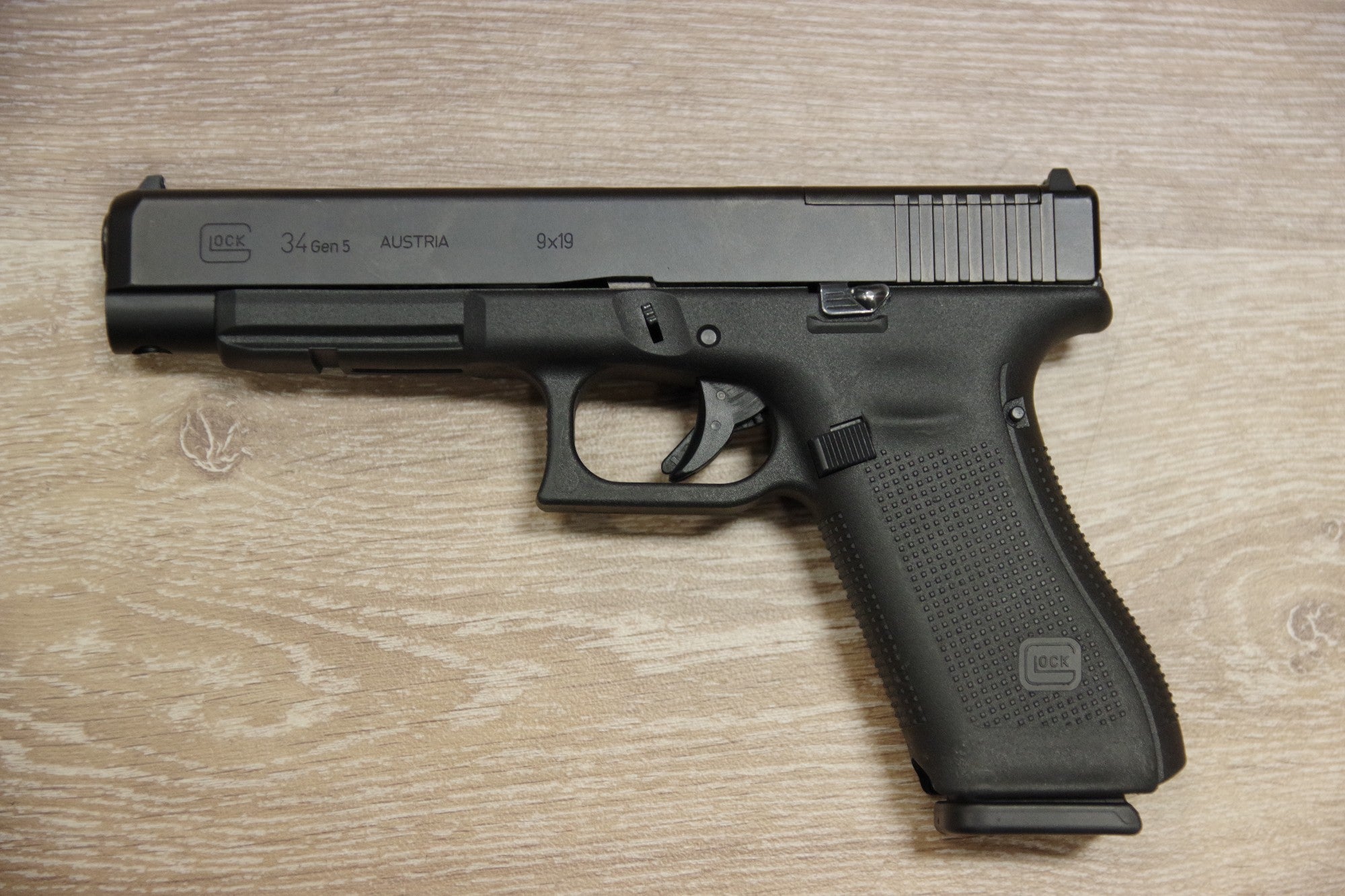 S/H GLOCK 34 GEN 5 MOS SEMI AUTO PISTOL 9MM (FX127)