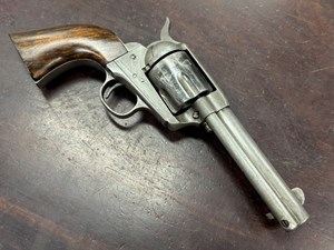 COLT
SAA - FRONTIER SIX SHOOTER
45 LONG COLT 
6 SHOT 
4.6 INCH BARREL
GOOD BORE
SMOOTH CRISP ACTION
GREY EXTERNAL PATINA 
POST PRODUCTION WALNUT GRIPS
LIGHT "FRONTIER SIX SHOOTER" MARKED ON BARREL
CLEAR COLT HARTFORD ADDRESS ON BARREL
CLEAR COLT PATENT MARKINGS ON FRAME
MANUFACTURED 1898