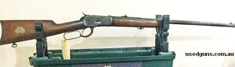 Early Winchester 1892 with some minor marks and patina. Otherwise in good condition