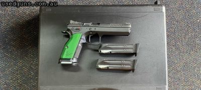 Excellent condition CZ TS2 Racing Green in 9mm. Comes cased with 3 x magazines, cleaning kits and bright green grips. Cycles well, trigger crisp and hammer is s