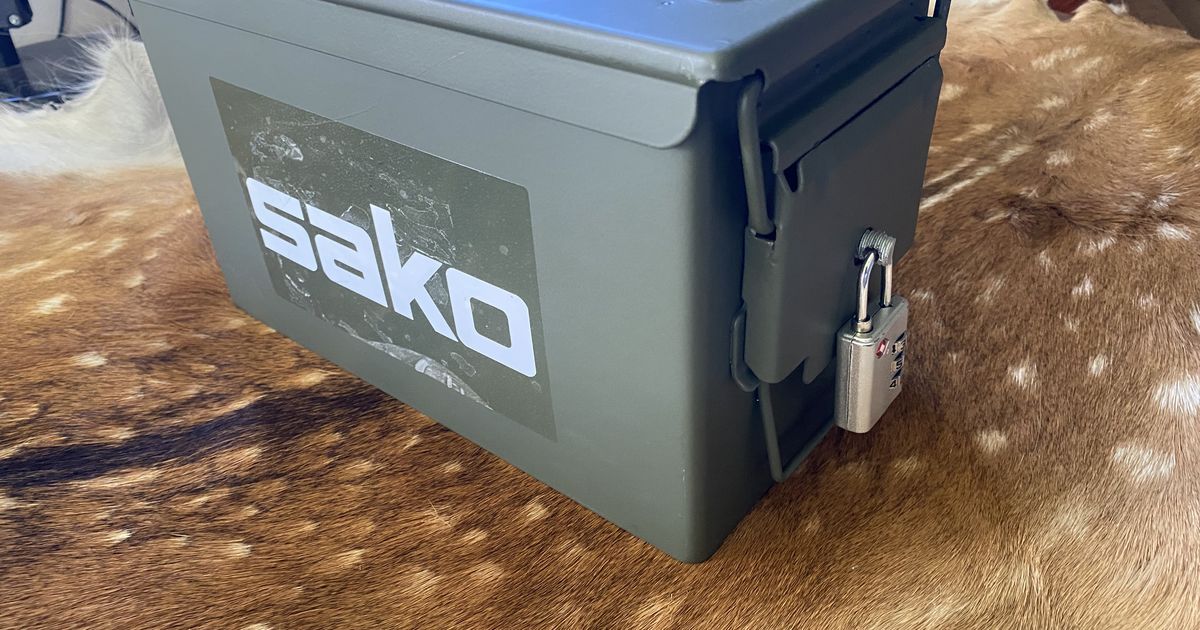 Lockable ammunition carrier with padlock