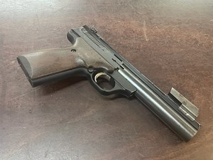BROWNING
BUCKMARK TARGET
22LR, 10 SHOT
5.5" BULL BARREL
FACTORY FRONT SIGHT HOOD
PIC RAIL
ORIGINAL WALNUT GRIPS
#655NT01070

VGC+ $399