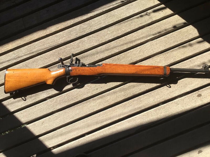Sort after Lee Enfield no 8 22lr trainer in very good condition…….functions as it should……built like a tank….