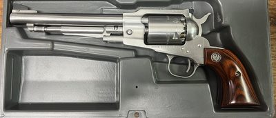 Very nice black powder pistol. Complete with original hard case