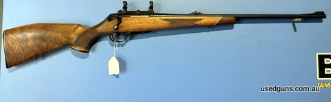 Voere Titan Menor 222 in very good condition. Nice European hunting rifle with Monte Carlo cheek piece + nice walnut stock. Detachable 4 round magazine and a hi