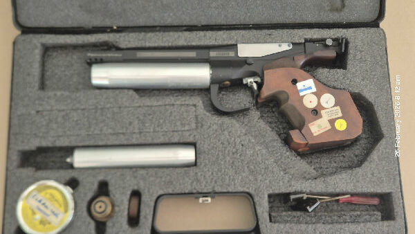 Nice P34 in great condition.Both Cylinders recently resealed. In original box with standard accessories.