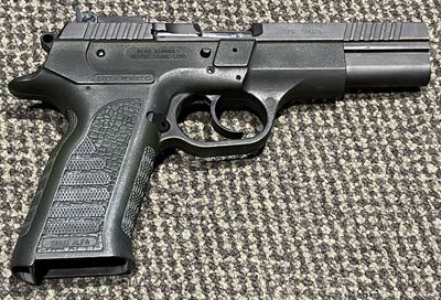 CONSIGNMENT ALFA COMBAT 9MM W/ 3MAGS SN: AB40031