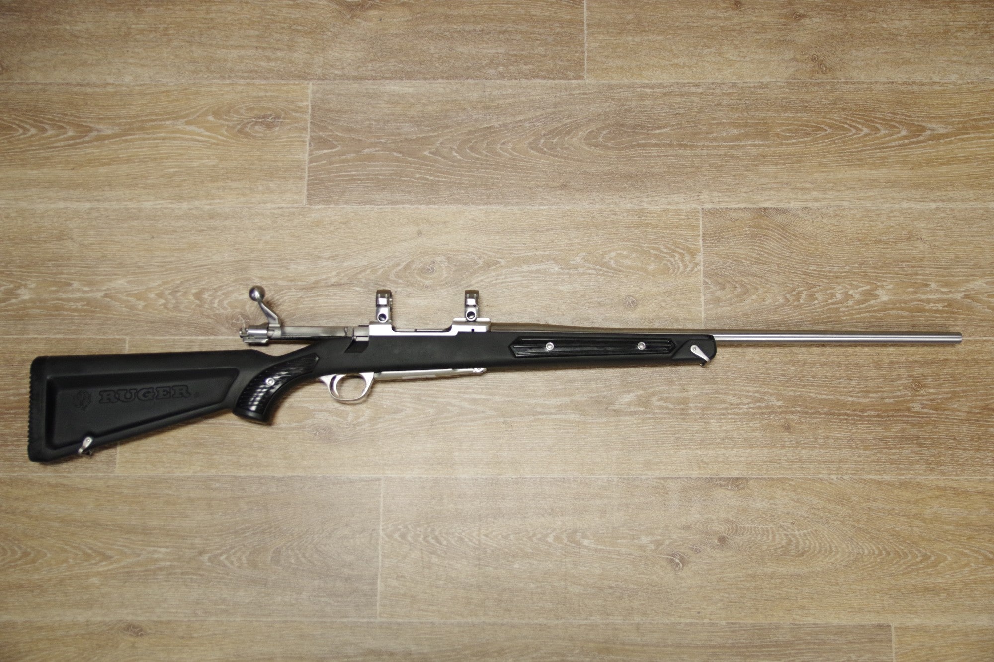 S/H RUGER M77 MKII BOLT ACTION RIFLE 22-250 (FV997)