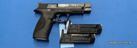 Very good condition Smith 7 Wesson M&P 9 Pro. Comes with 3 x magazines. Great no fuss 9mm.