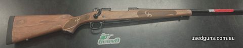 Brand new Winchester M70 Featherweight 25-06 polished metal surfaces. Alloy one piece bottom metal forged steel receiver with integral recoil lug is bedded fron