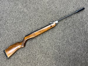 GAMO
HUNTER 1250
177CAL
1250 FPS
BLUED FINISH
CHECKERED TIMBER STOCK
#135583-00

EXC+ $195